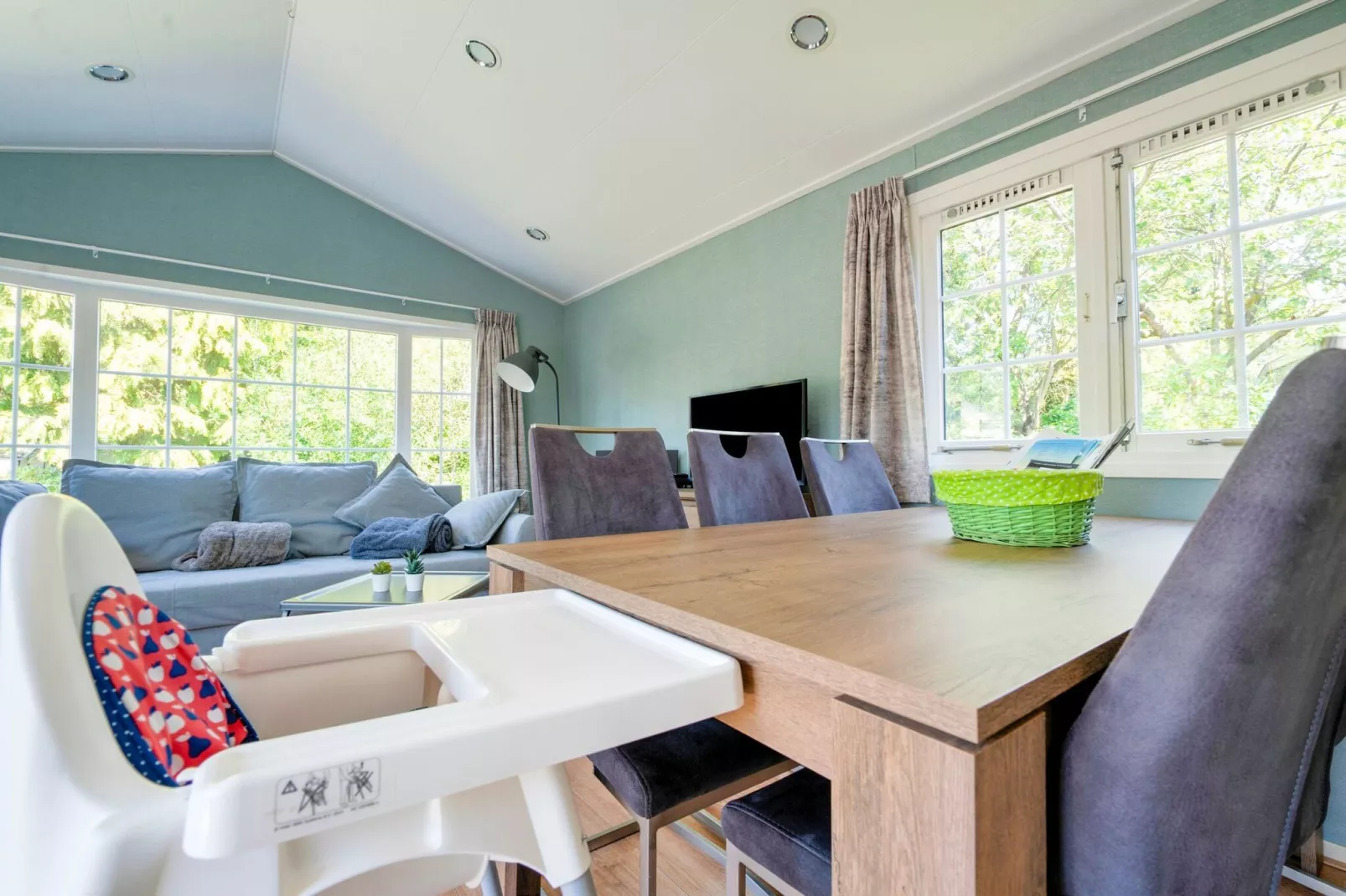 Huisje 84-Dining room