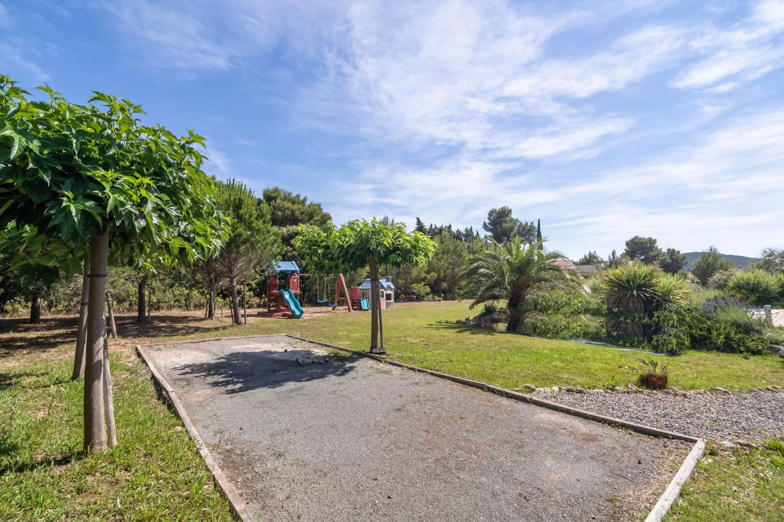 Villa l'Olivier-Gardens summer
