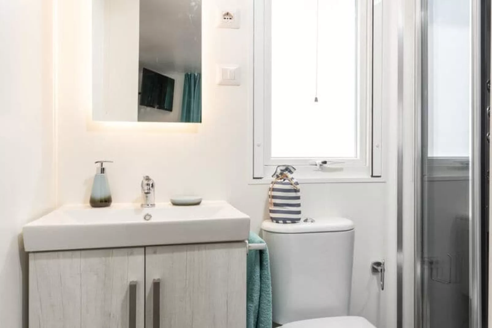 Mobile Homes The Garda Village, Sirmione-MH Deluxe-Bathroom