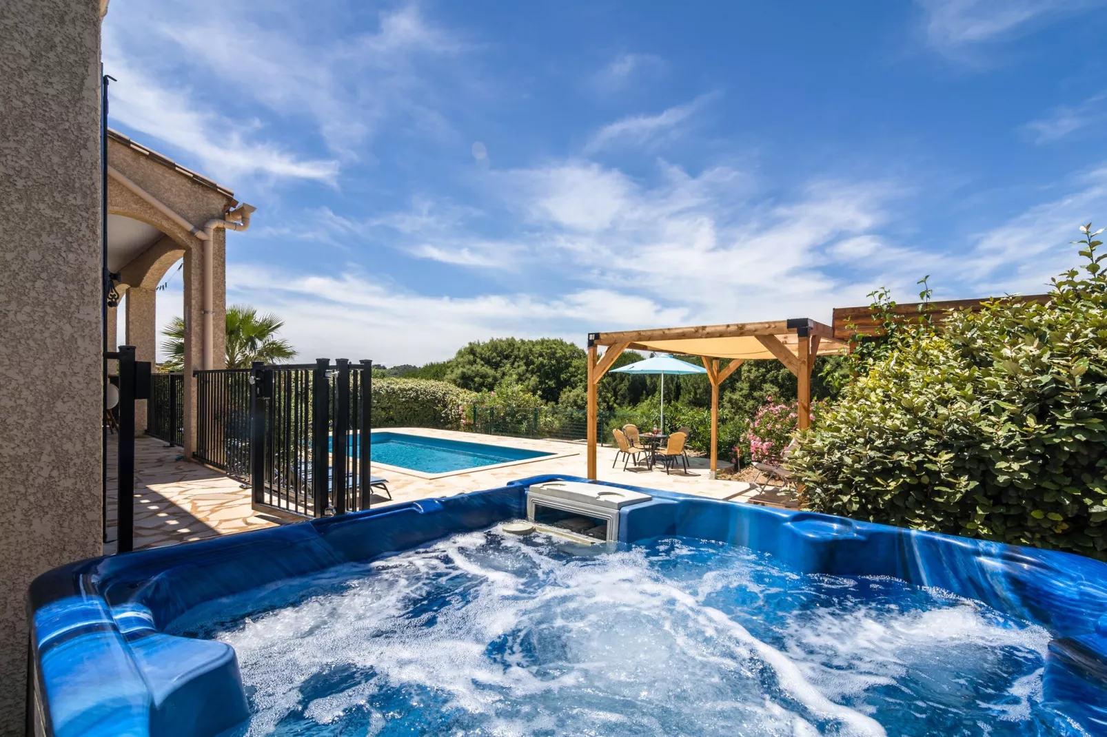 La Capitelle-Pool