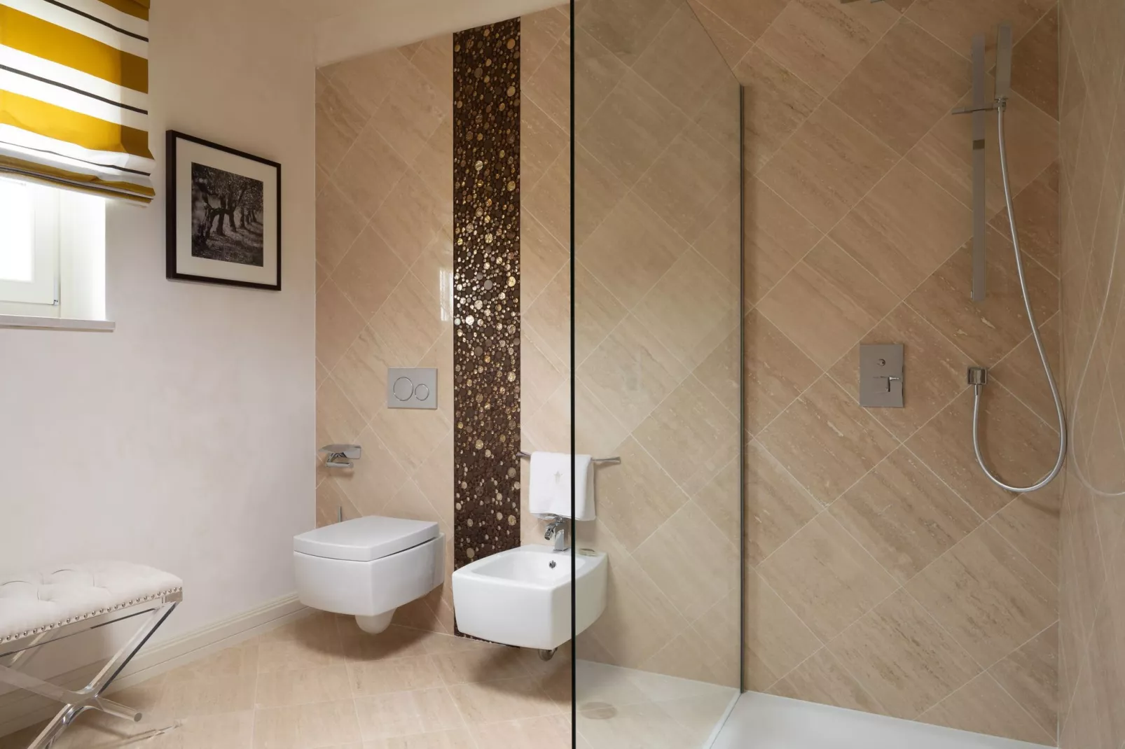 Claretta-Bathroom