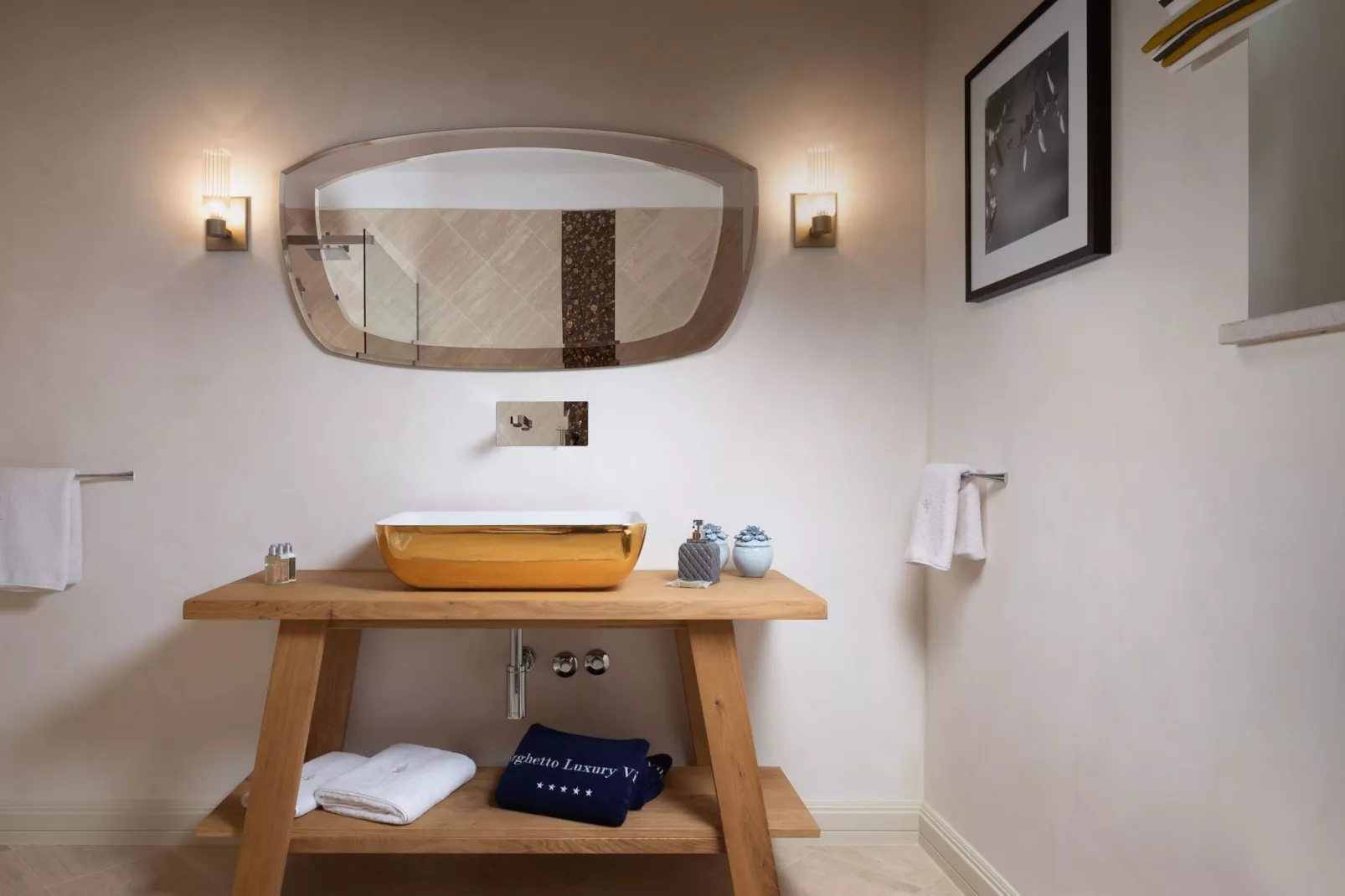 Claretta-Bathroom