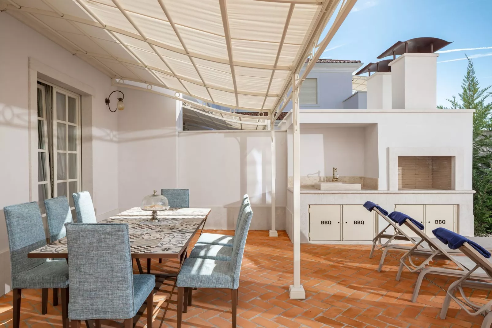 Claretta-Terrace balcony