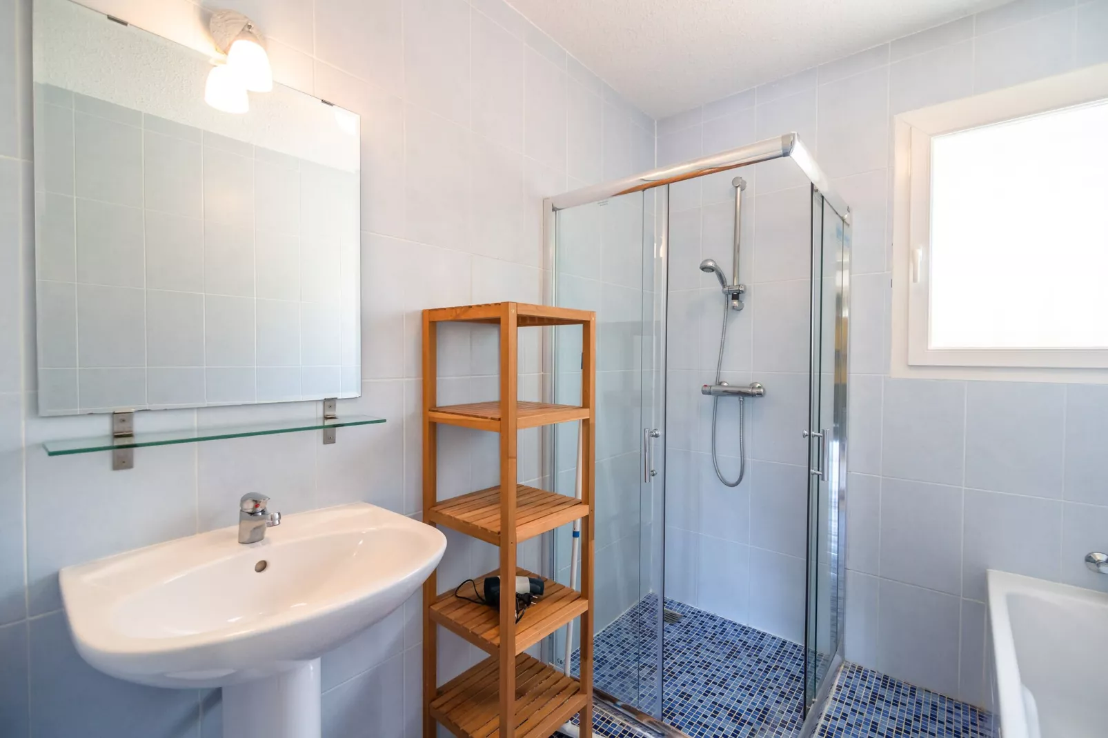 La Capitelle-Bathroom