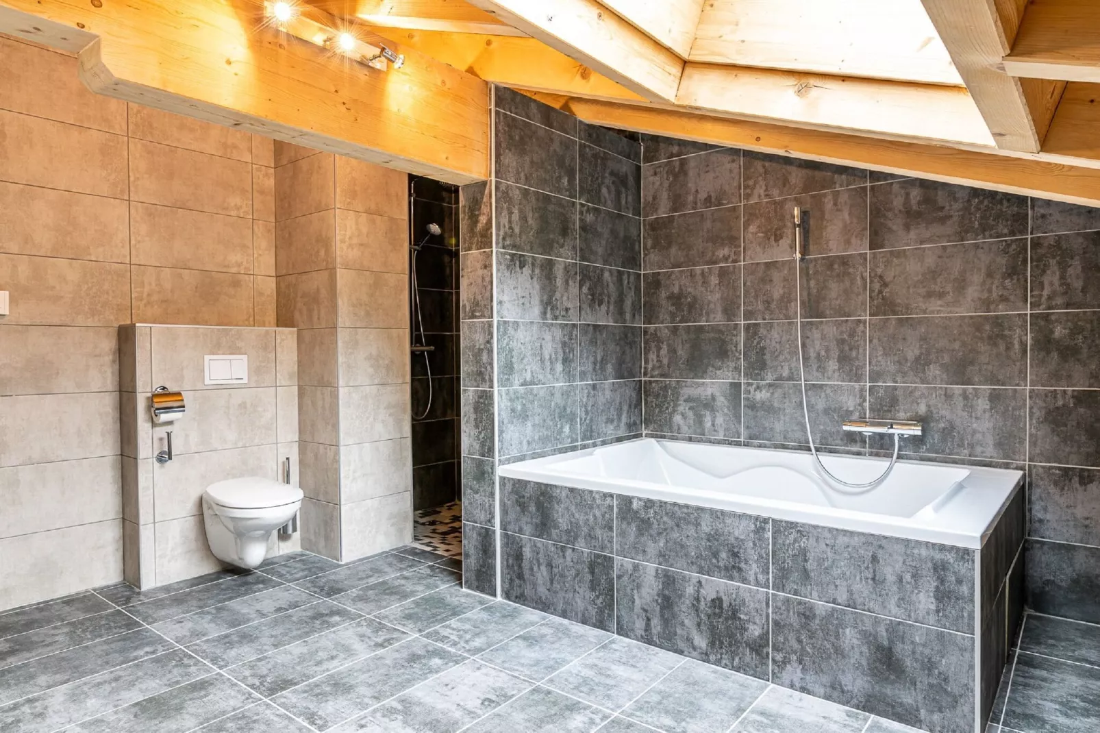 Penthouse 6p.-Badezimmer