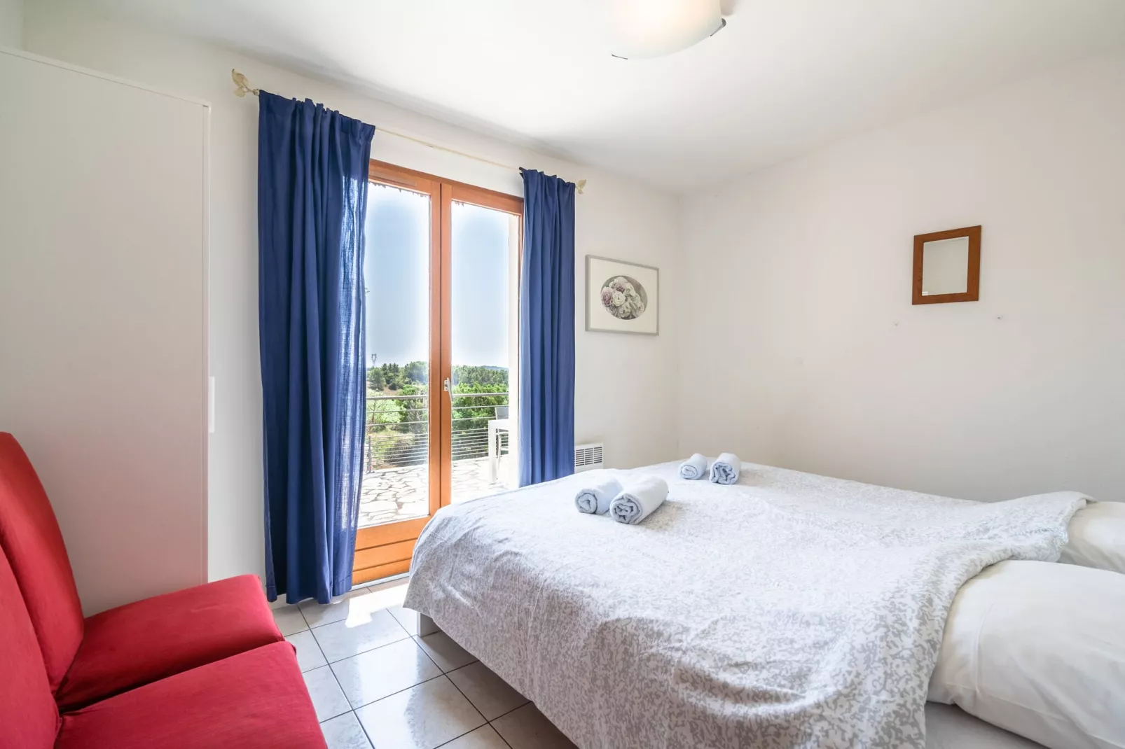 La Cave-Bedroom