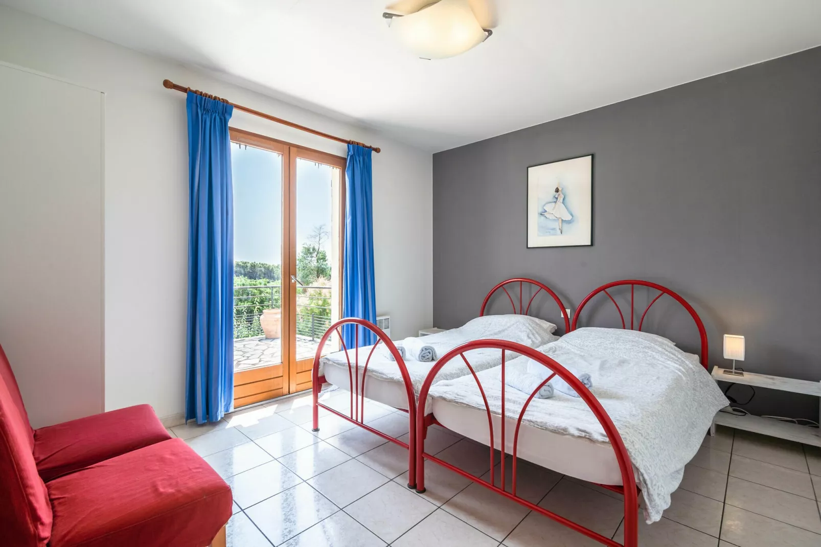 La Cave-Bedroom