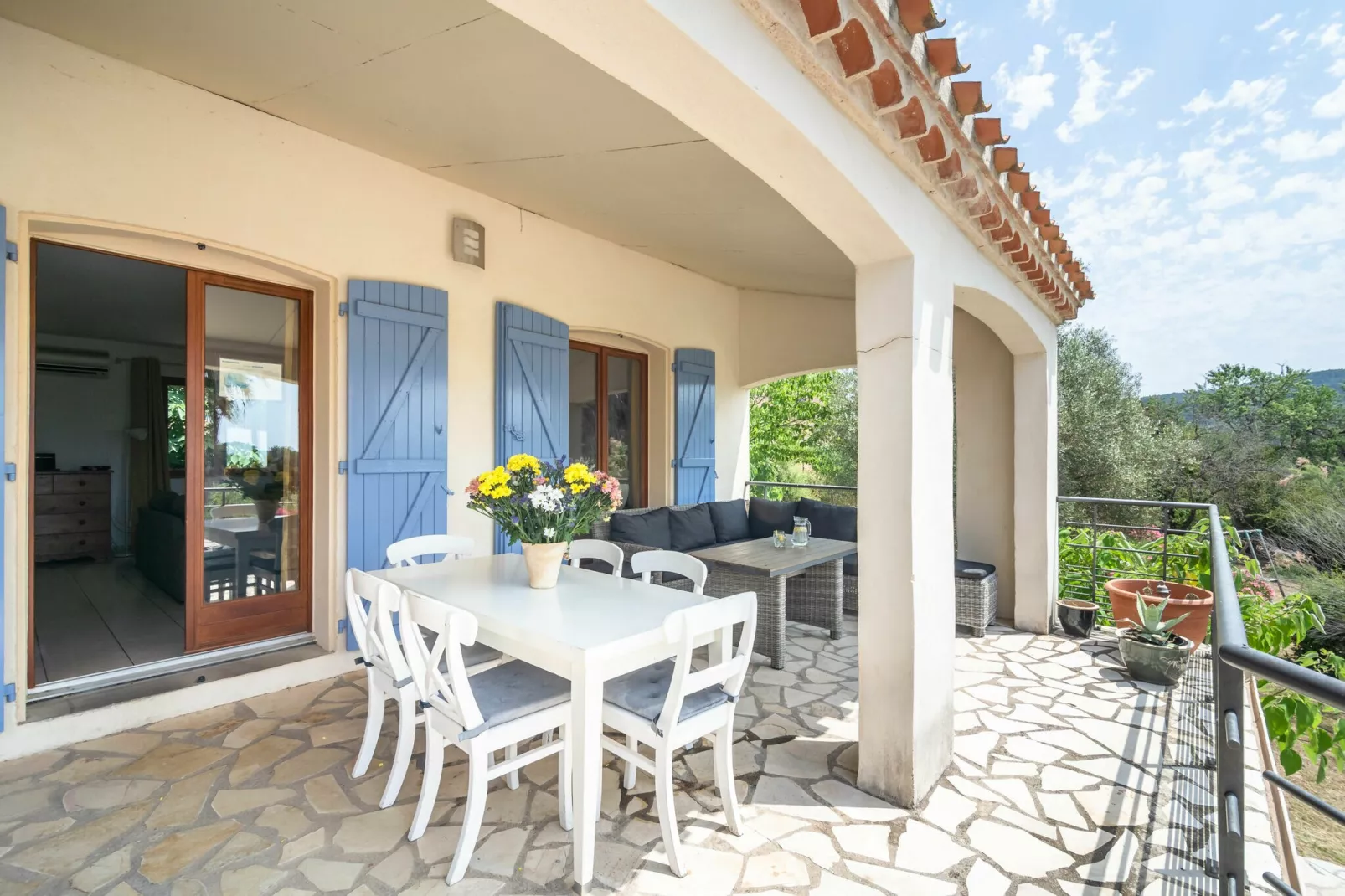 La Cave-Terrace balcony