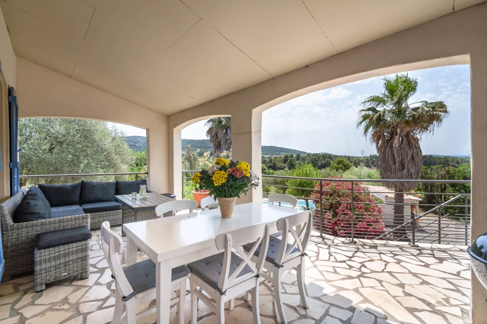 La Cave-Terrace balcony