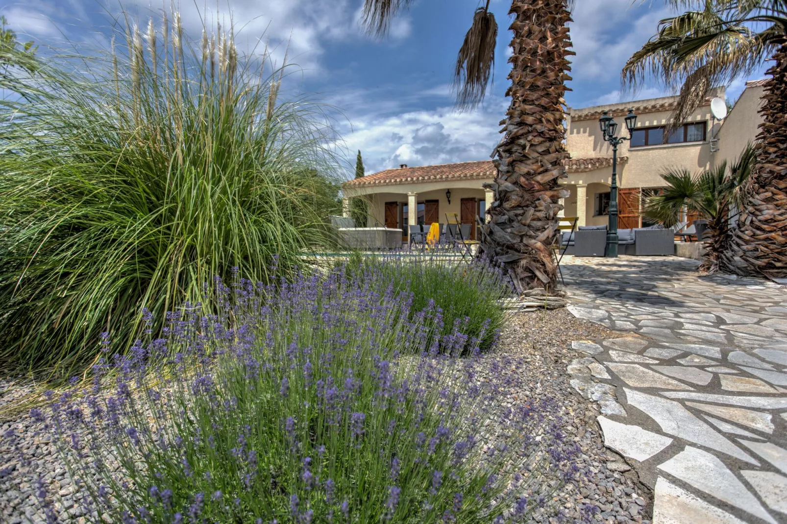 La Cerisette-Exterior summer