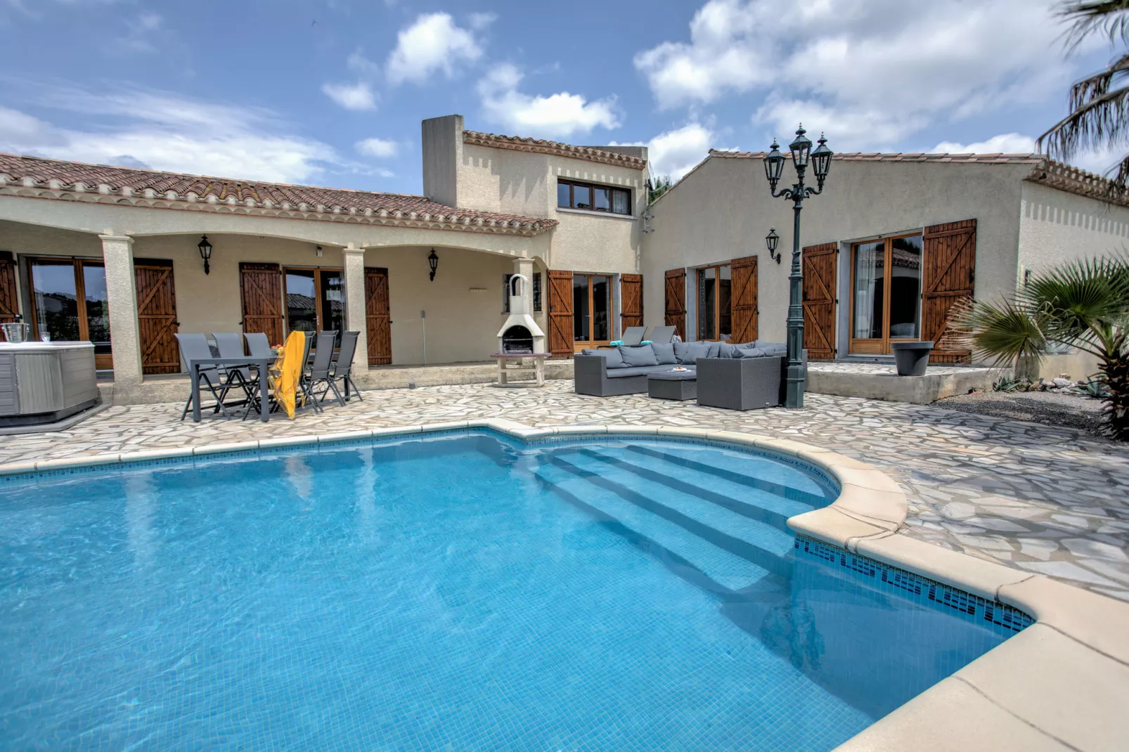 La Cerisette-Pool