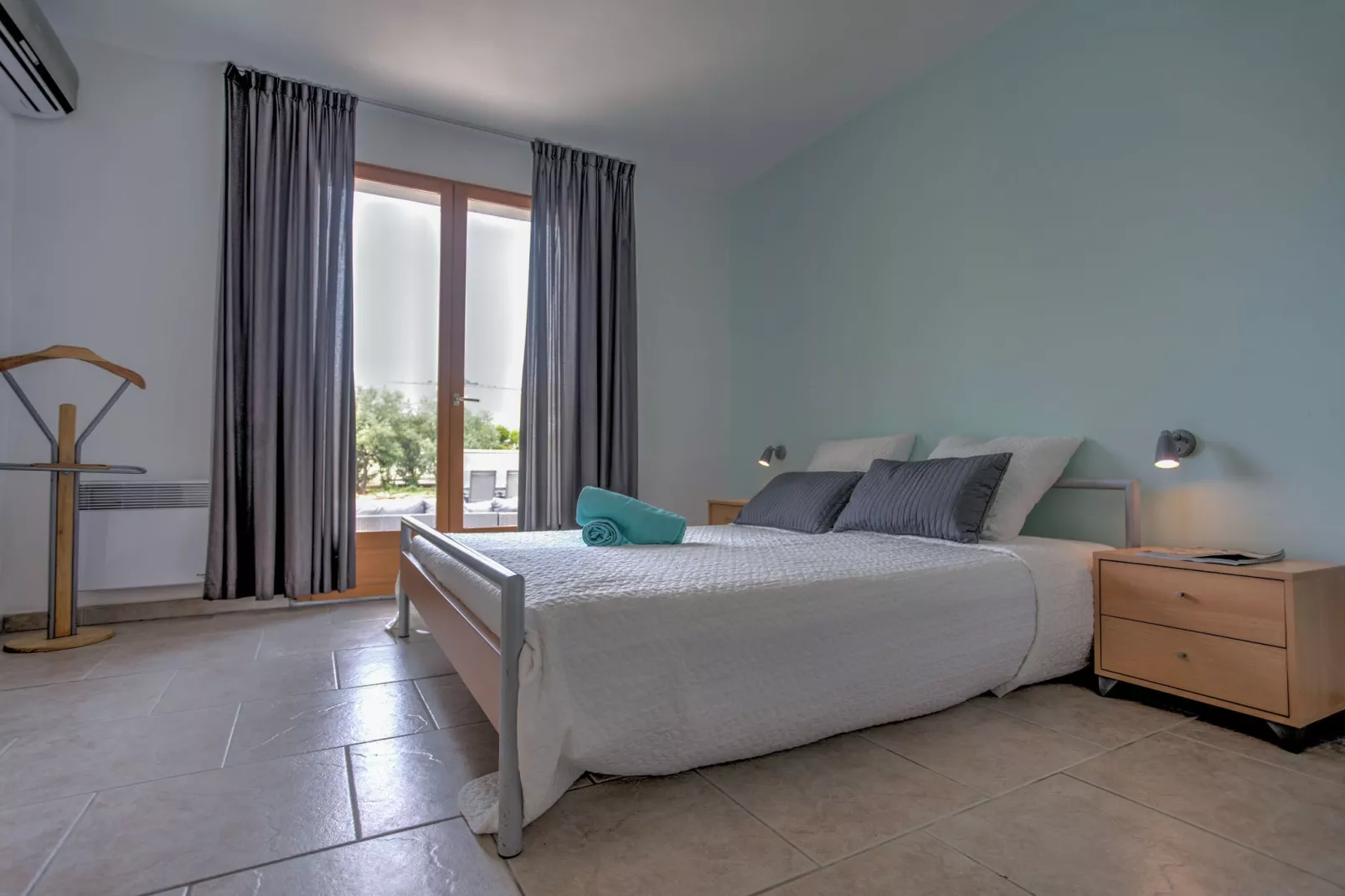 La Cerisette-Bedroom