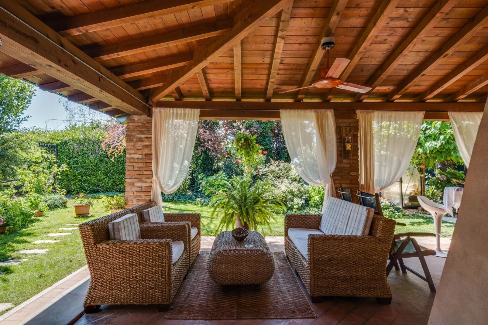 Casa Vacanze situata tra Mantova Verona e il Lago di Garda - Il Trigolo-Terrassenbalkon
