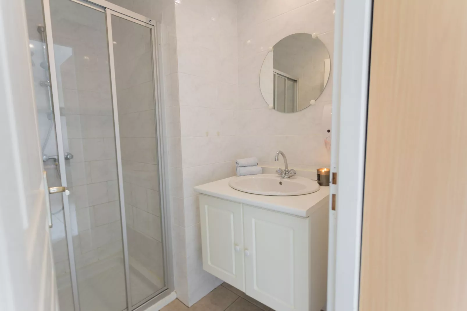 La Cerisette-Bathroom