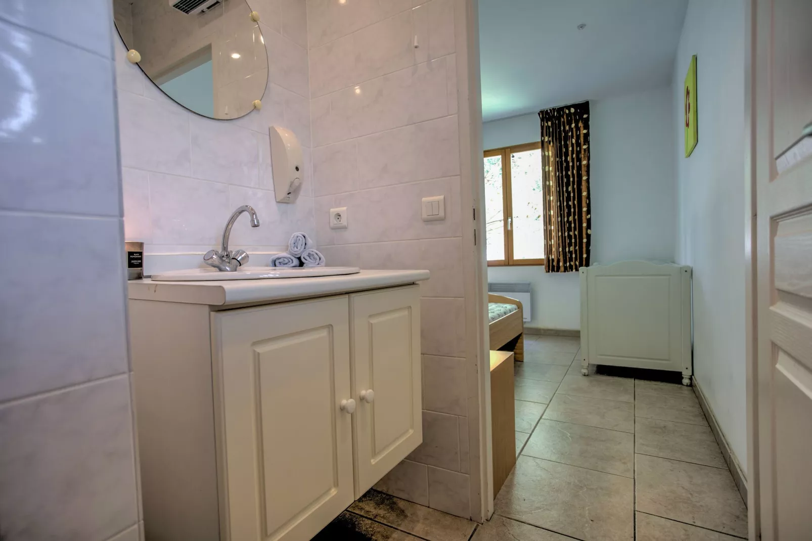 La Cerisette-Bathroom