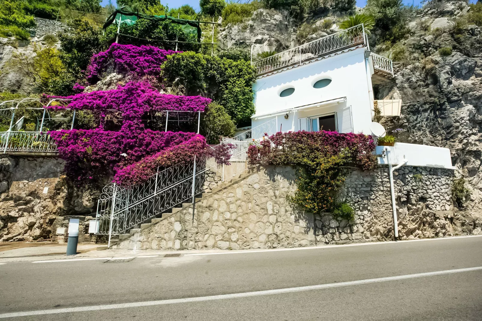 Arienzo-Exterior summer