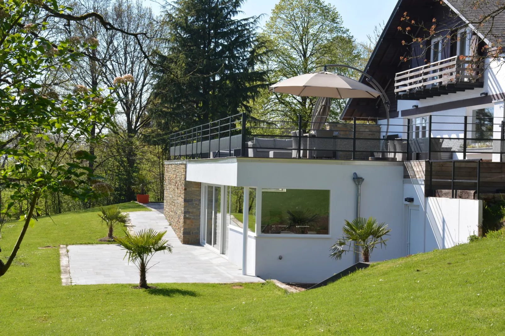 Le Monthouet-Exterior summer