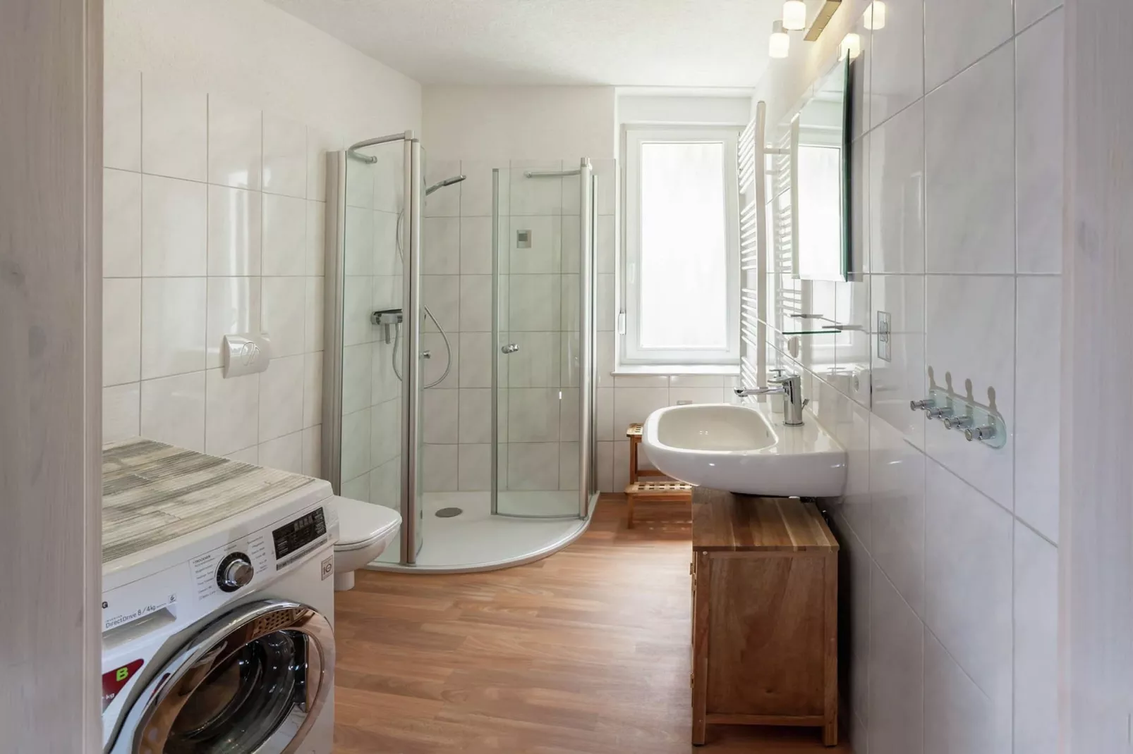 Bodeblick-Bathroom