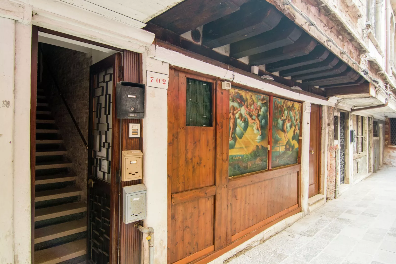 Paradiso-Exterior summer