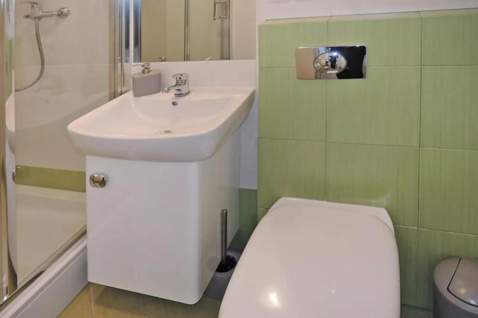 Terraced beautiful house in Miedzyzdroje-Bathroom