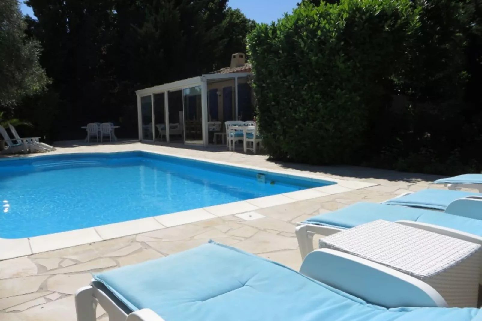 Le Bon-Pool