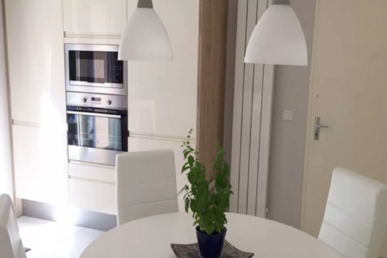 Le Bon-Dining room