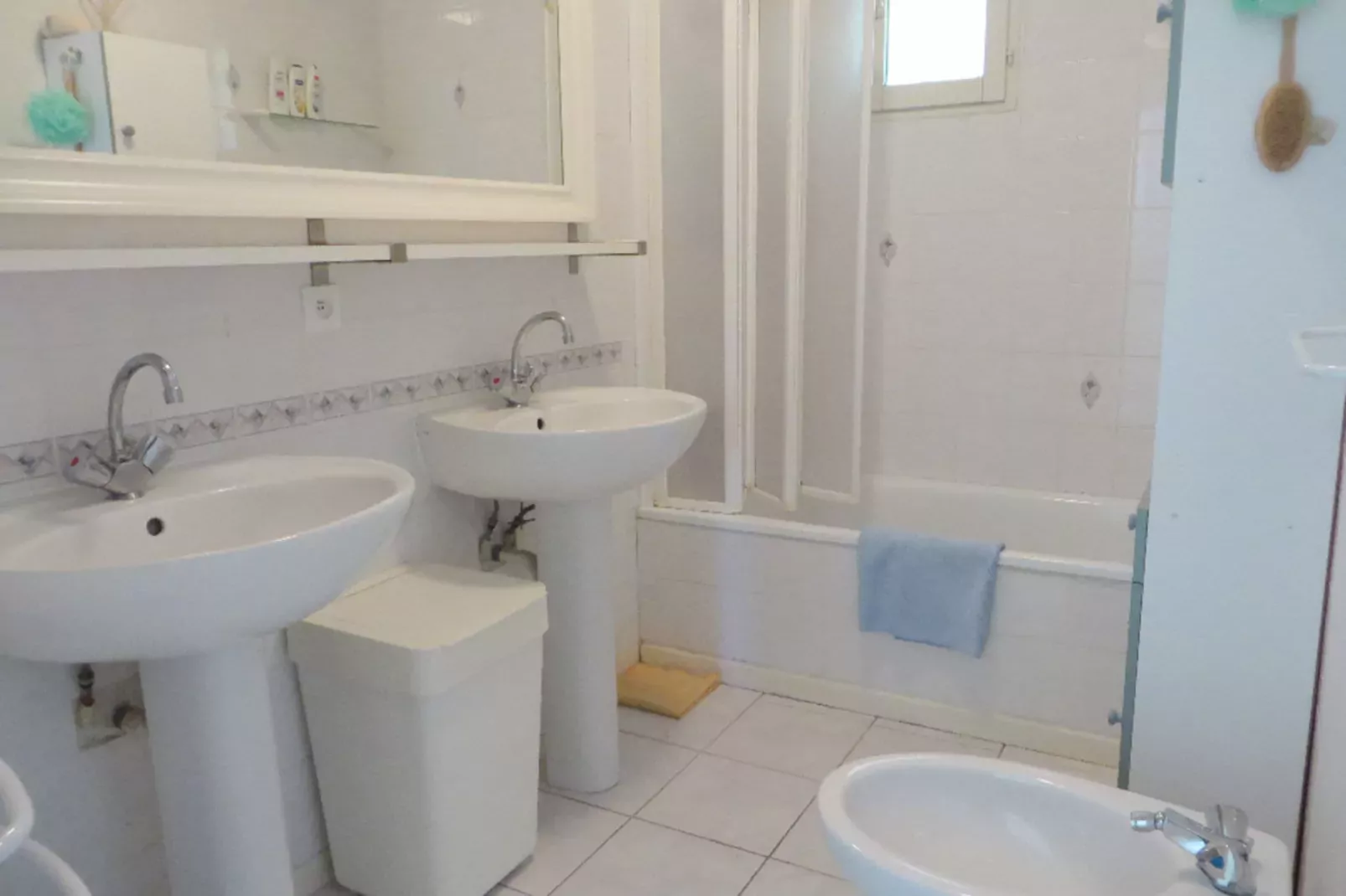 Le Bon-Bathroom