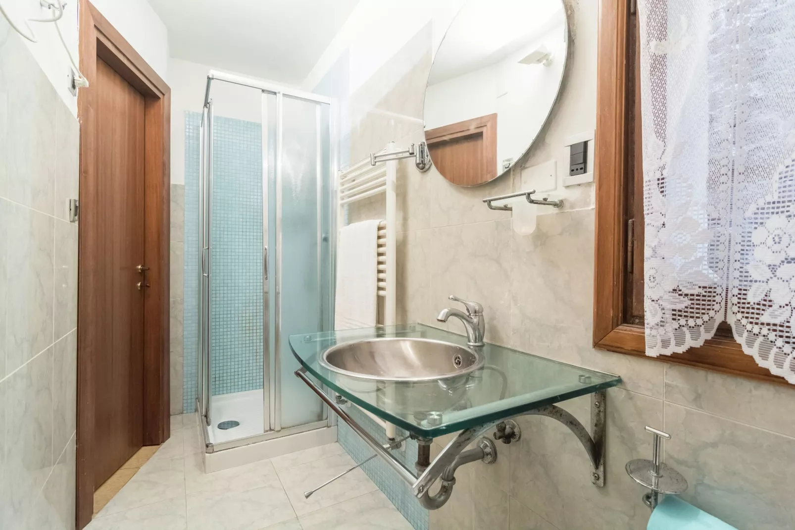 Paradiso-Bathroom