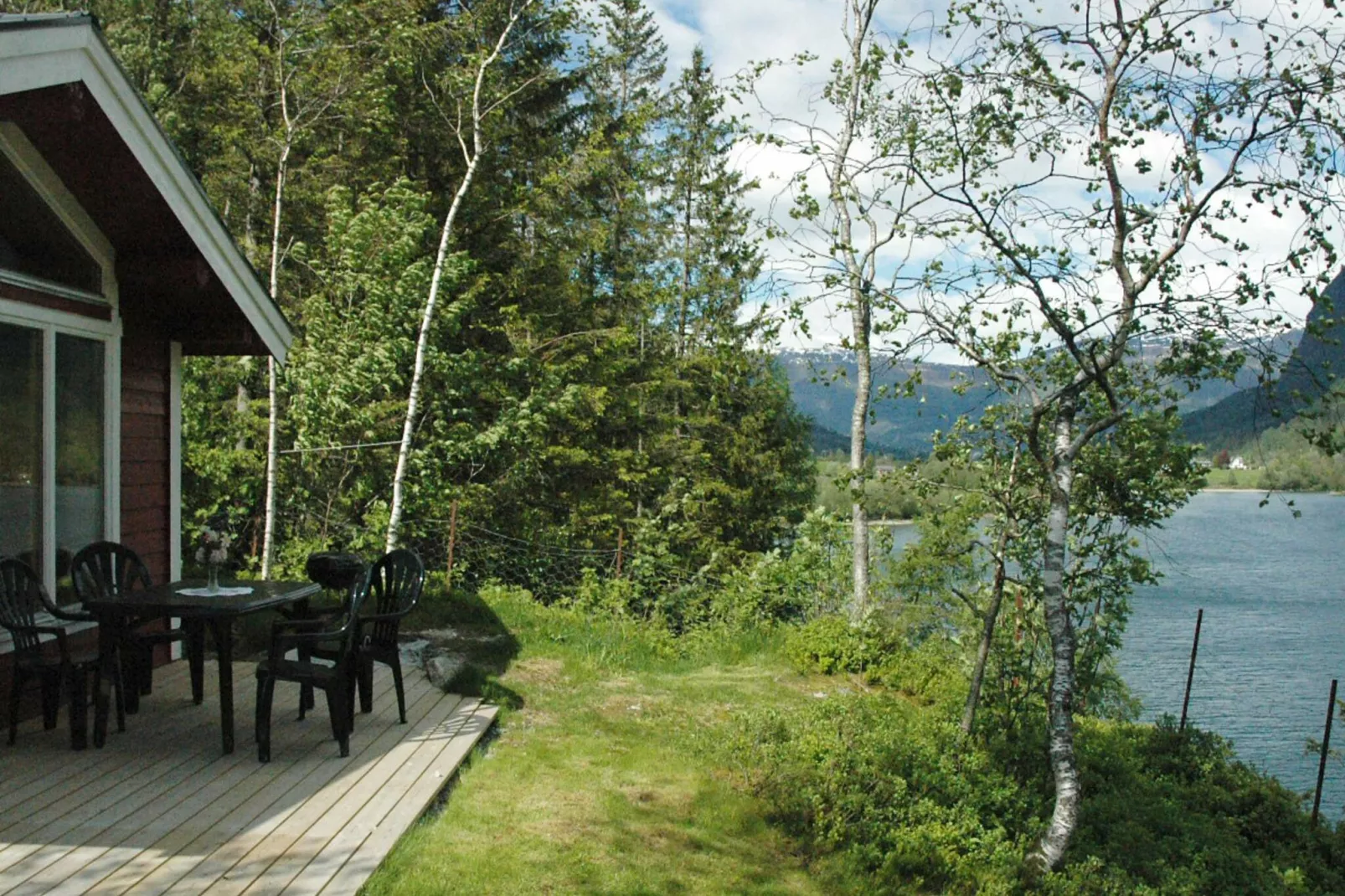 37214-NR. 3-Water view