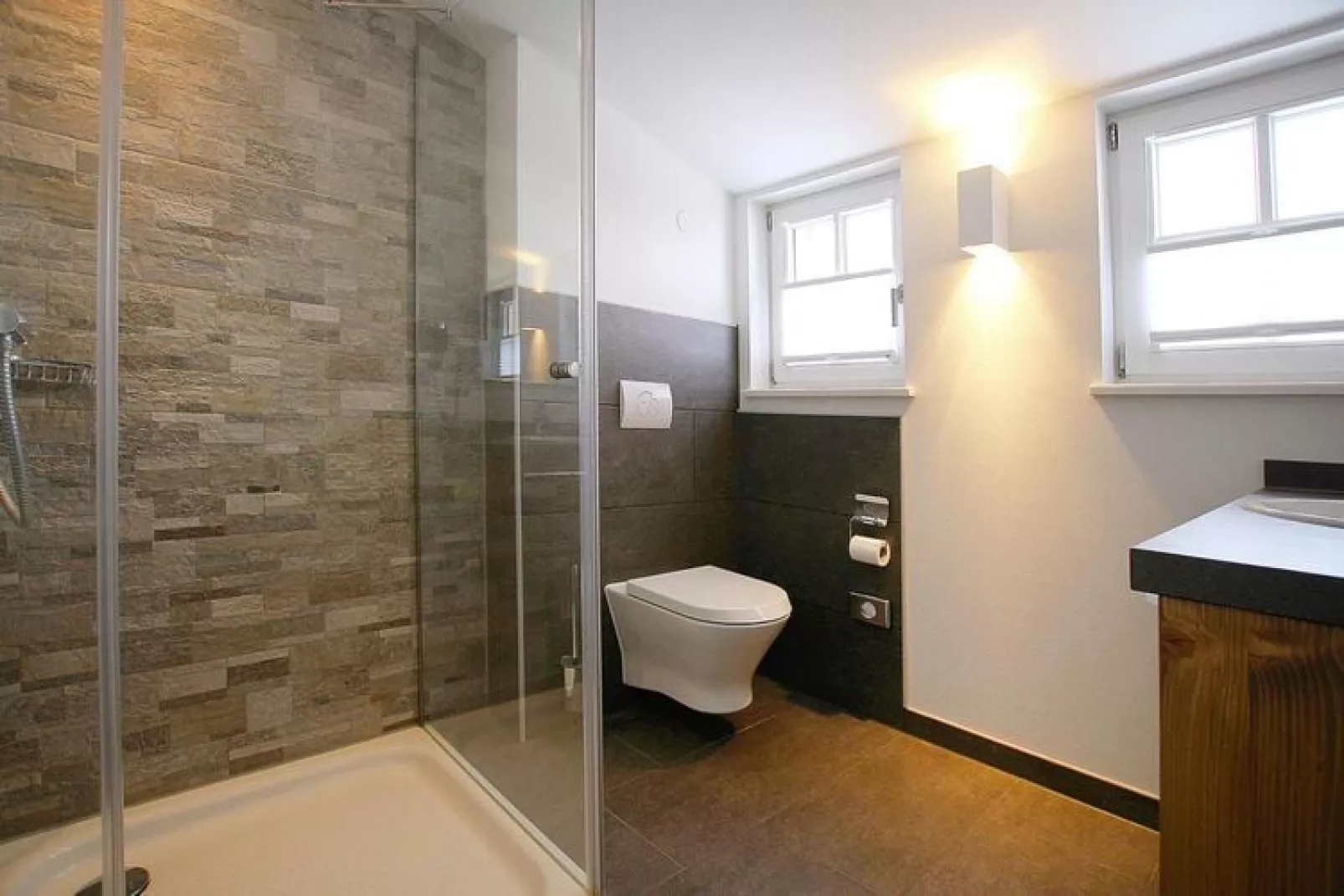 Premium Lodge Plus 4 Erw 2 Kinder-Bathroom