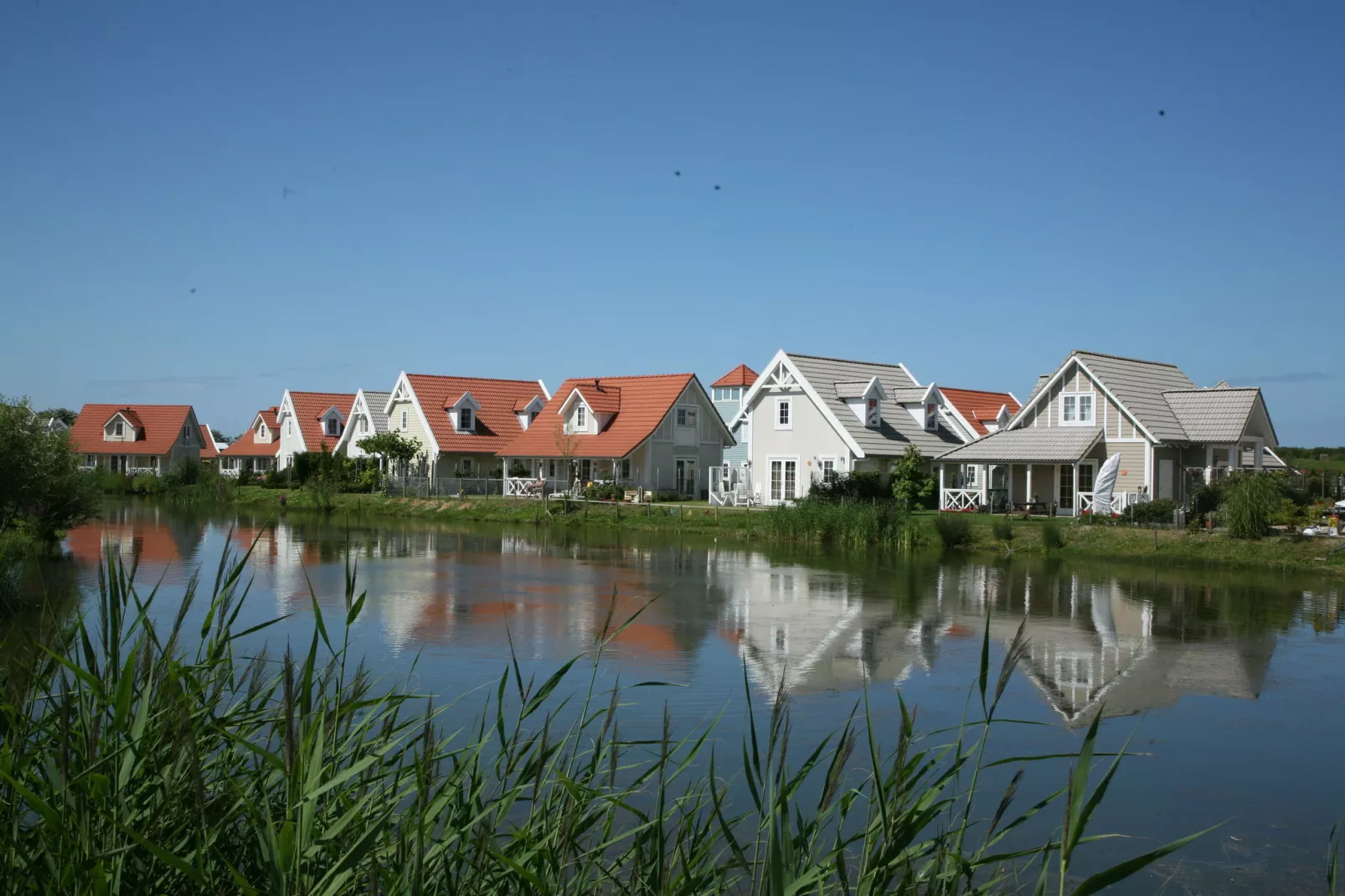 Vakantiepark De Heeren van 's Gravensande 2-Areas summer 1km