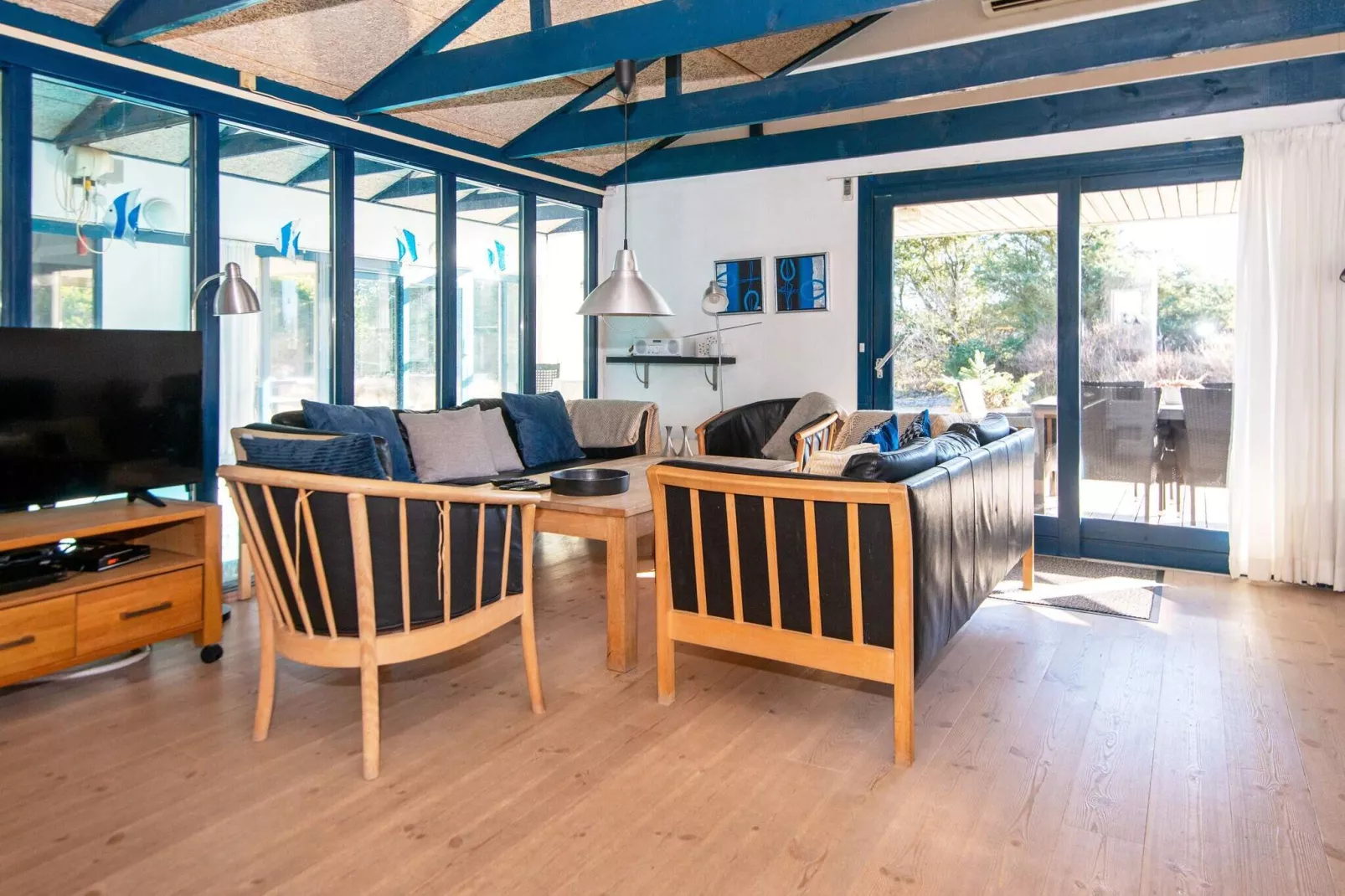 Energieeffizientes Poolhaus -- By Traum Ferienwohnungen