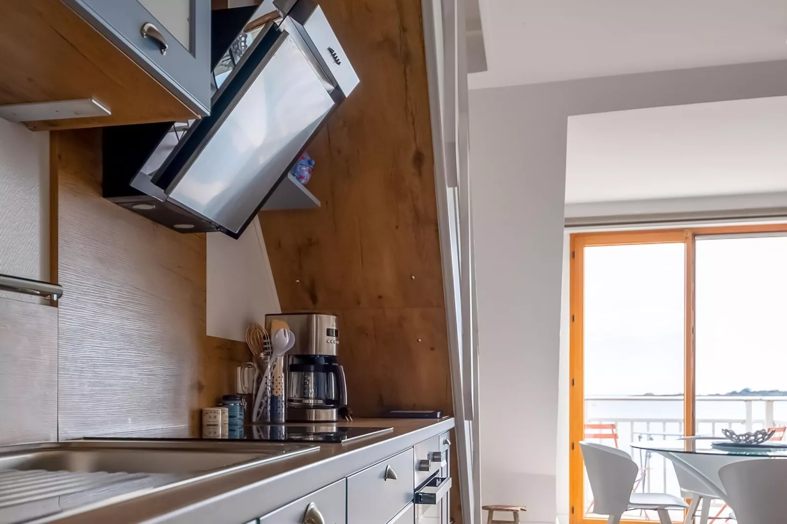 APPARTEMENT DUPLEX CHEZ LAURETTE-Kitchen