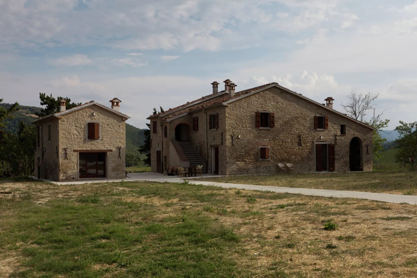 Borgata Porpora Due - Exterior in summer