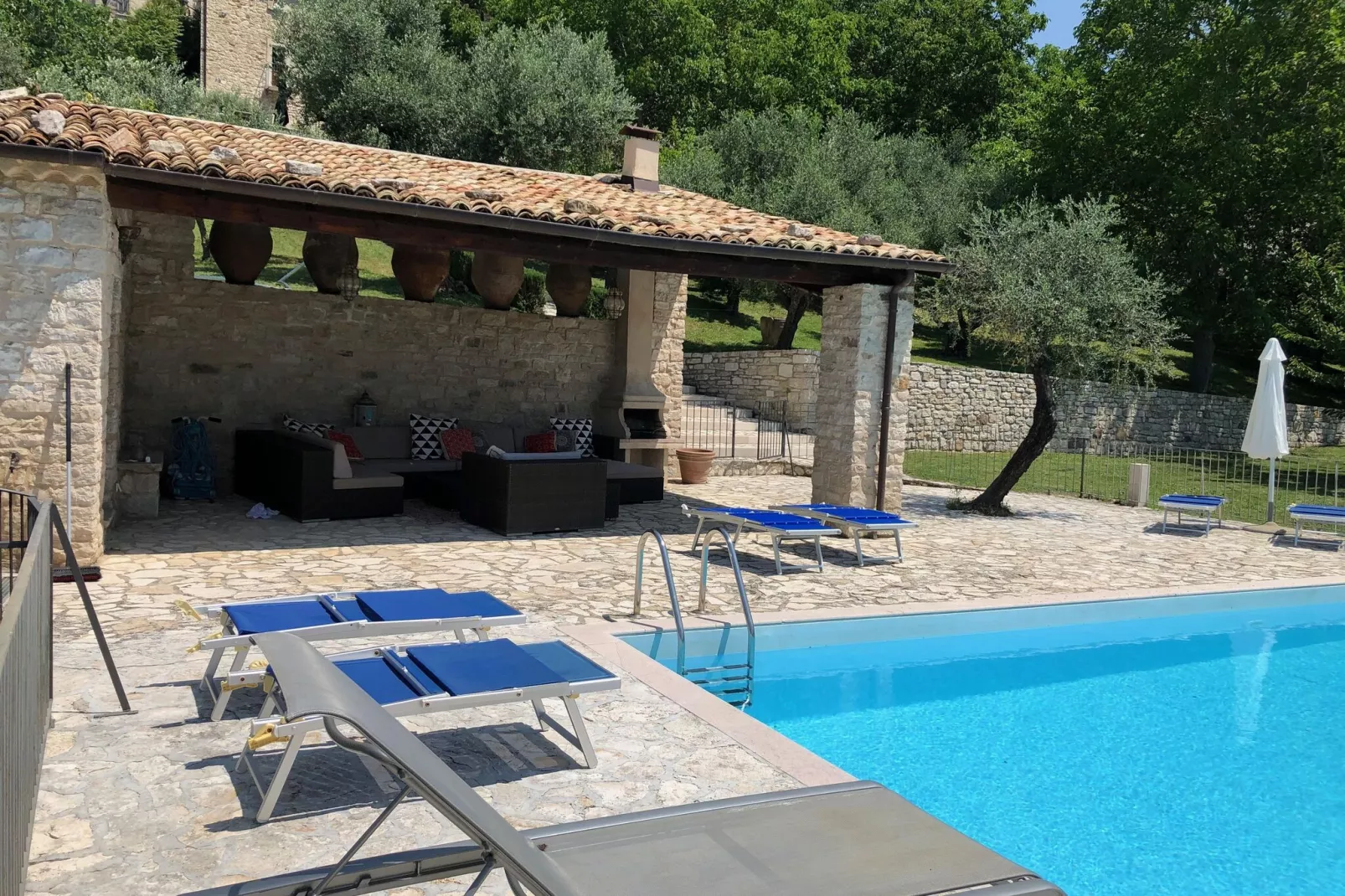 Oleandro 1-Pool