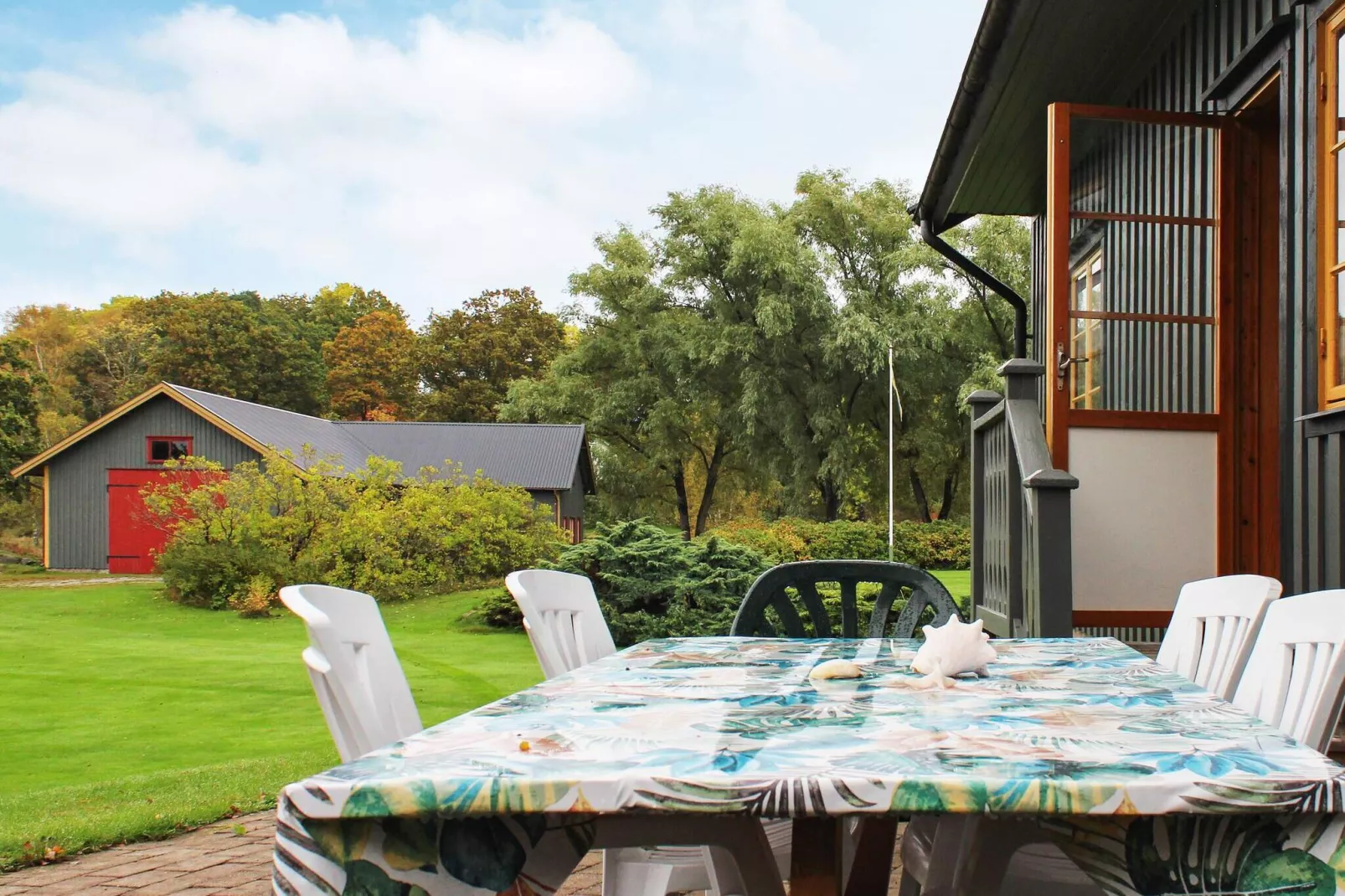 5 person holiday home in ASKERÖARNA-By Traum-Outdoor