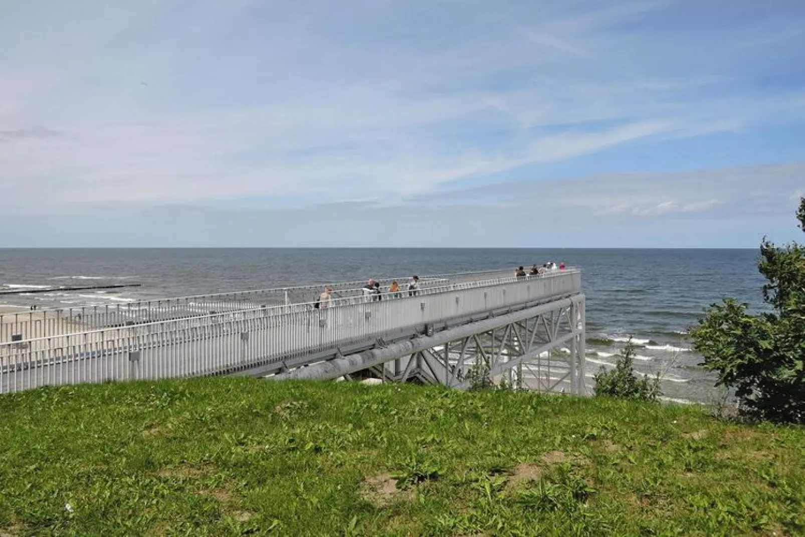 Komfortowy dom wakacyjny z prywatnym basenem dla 8 osób w Trzesaczu-Areas summer 5km