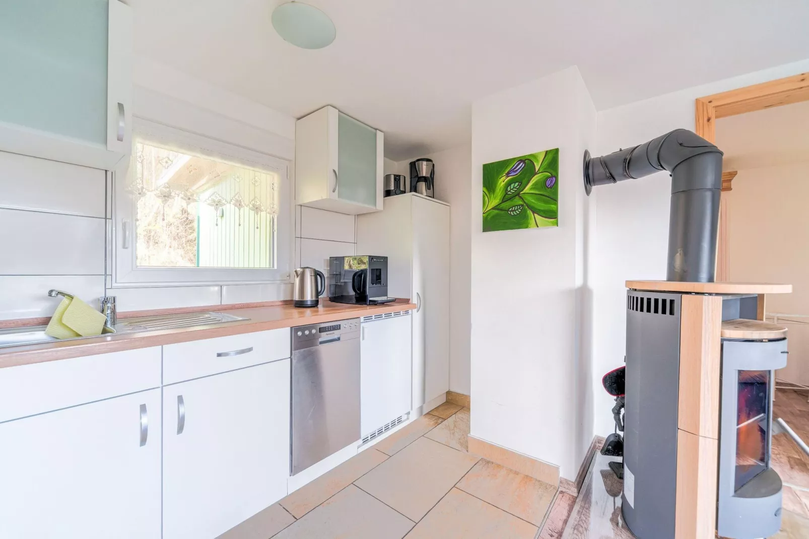 Holiday home with terrace next to the forest-Kitchen