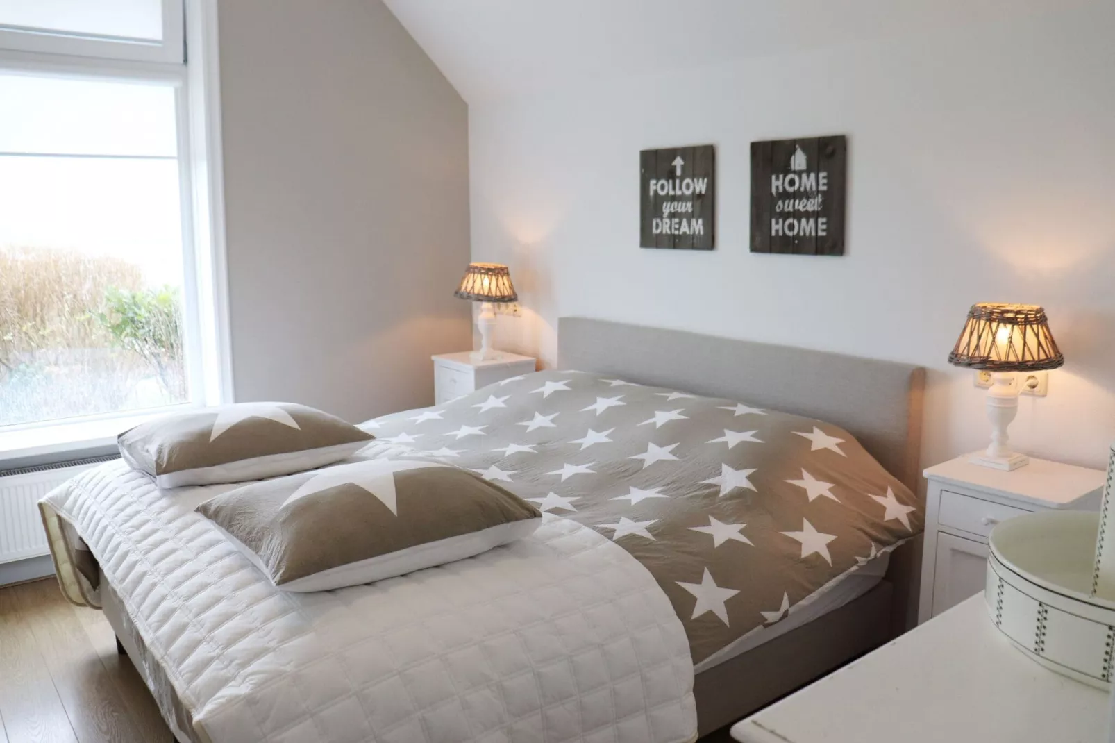 Wol Thus-Bedroom