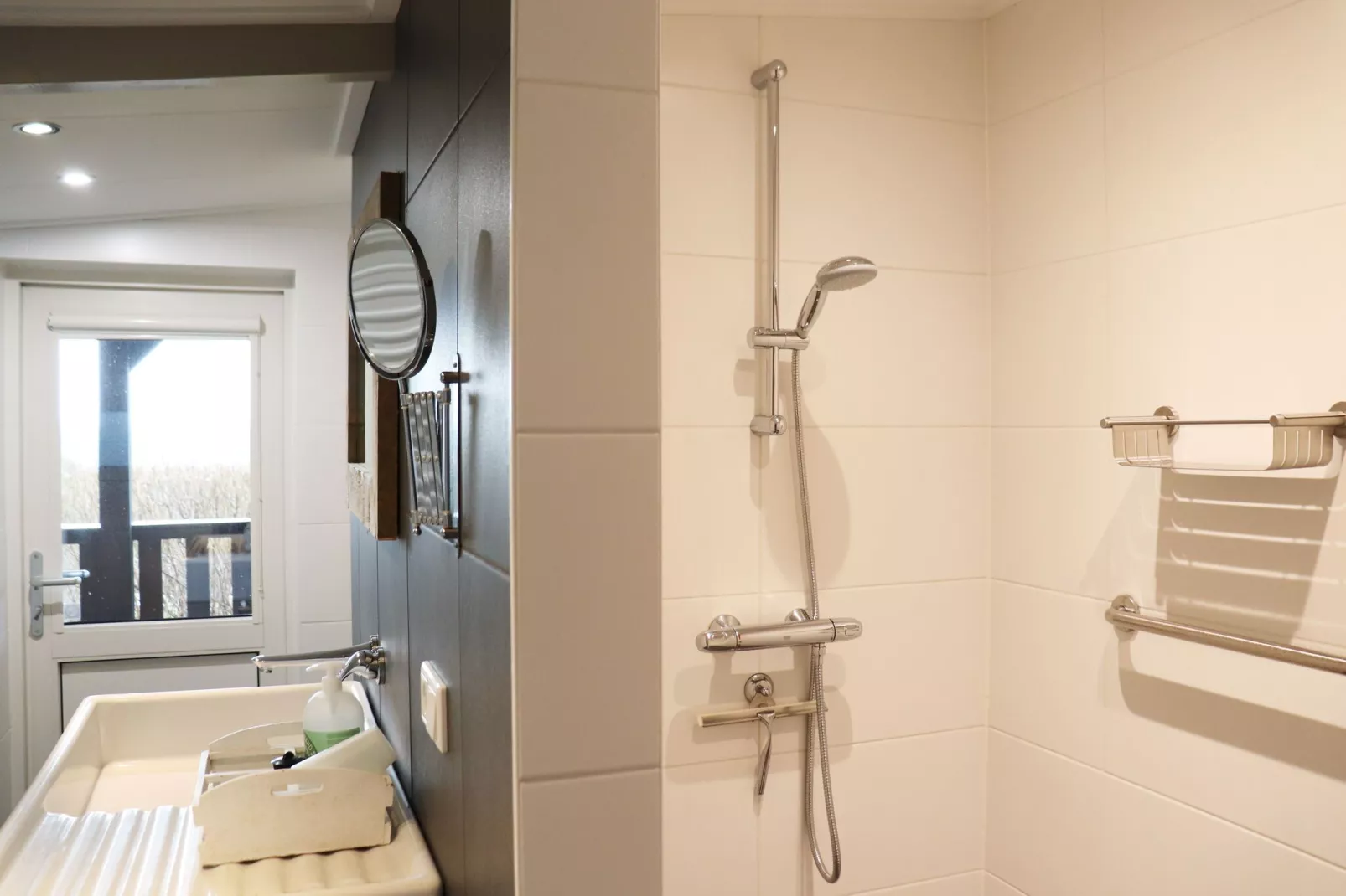 Wol Thus-Bathroom