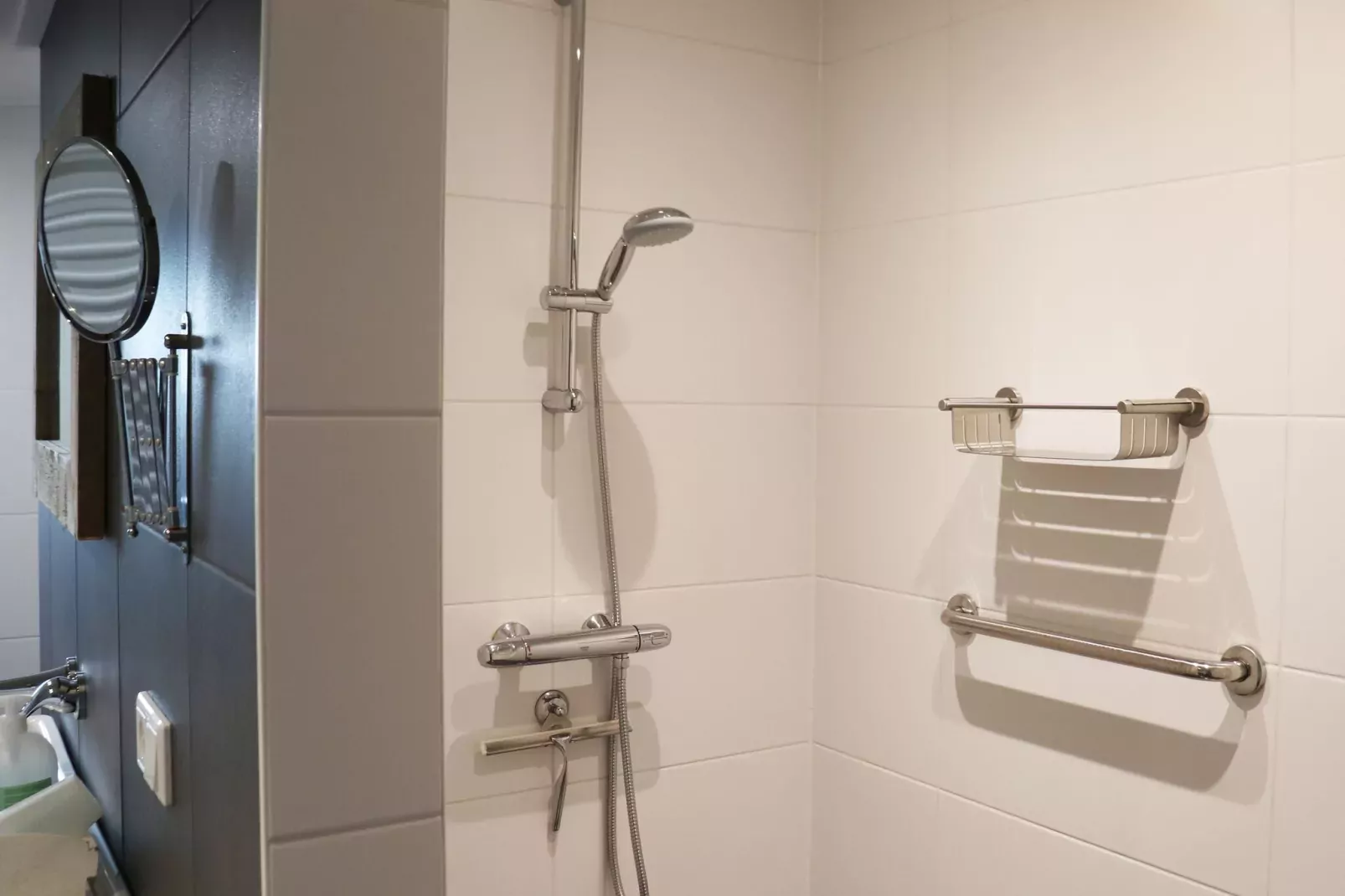 Wol Thus-Bathroom