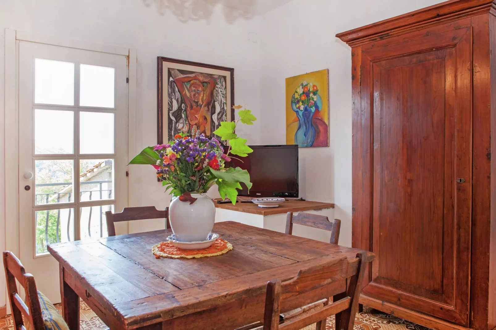 Fiore-Dining room