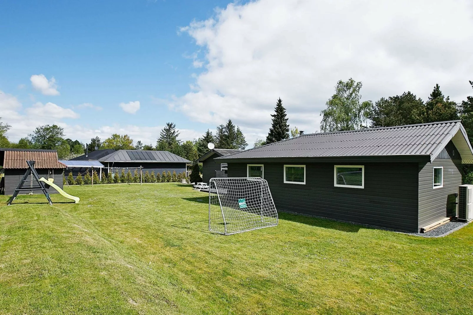 10 person holiday home in Hadsund