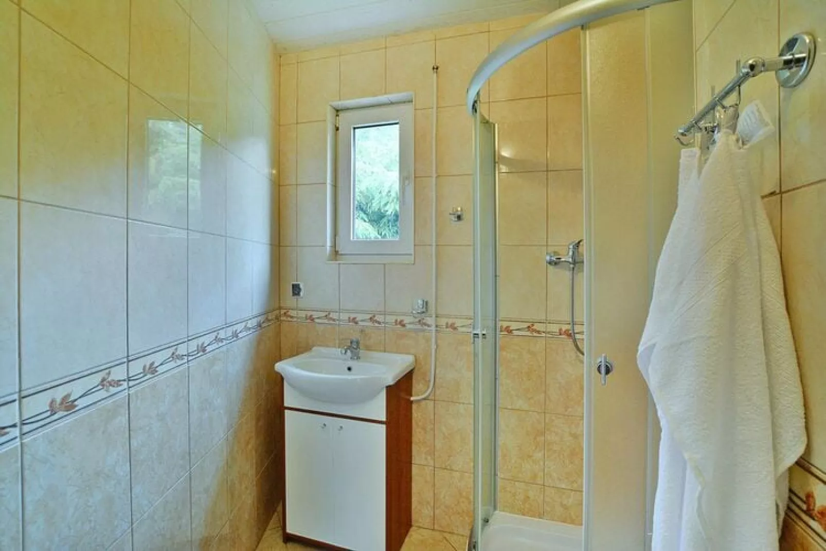 Dom na wyspie Nieżyn-Bathroom