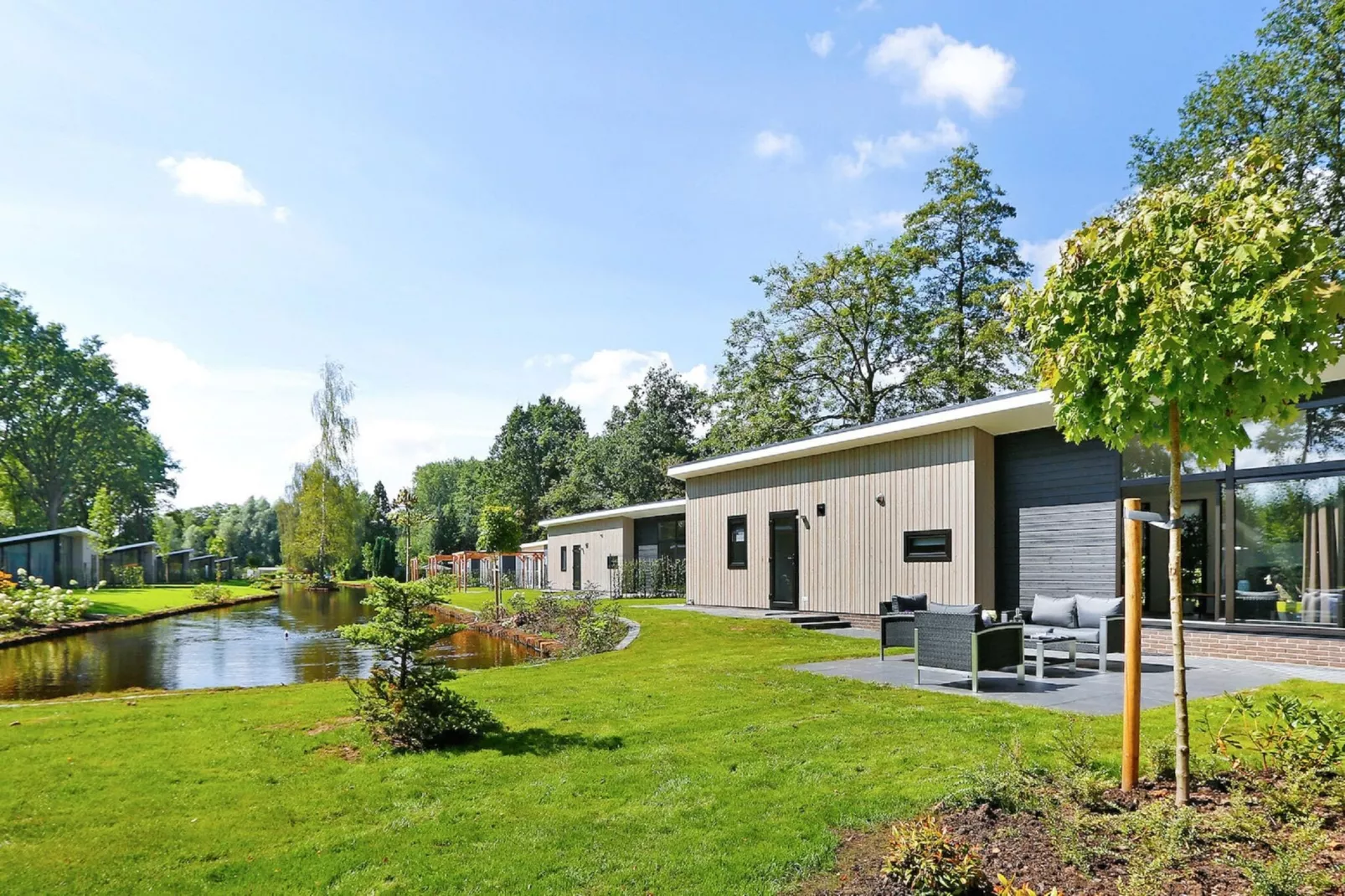 Vakantiepark De Lochemse Berg 1-Gardens summer