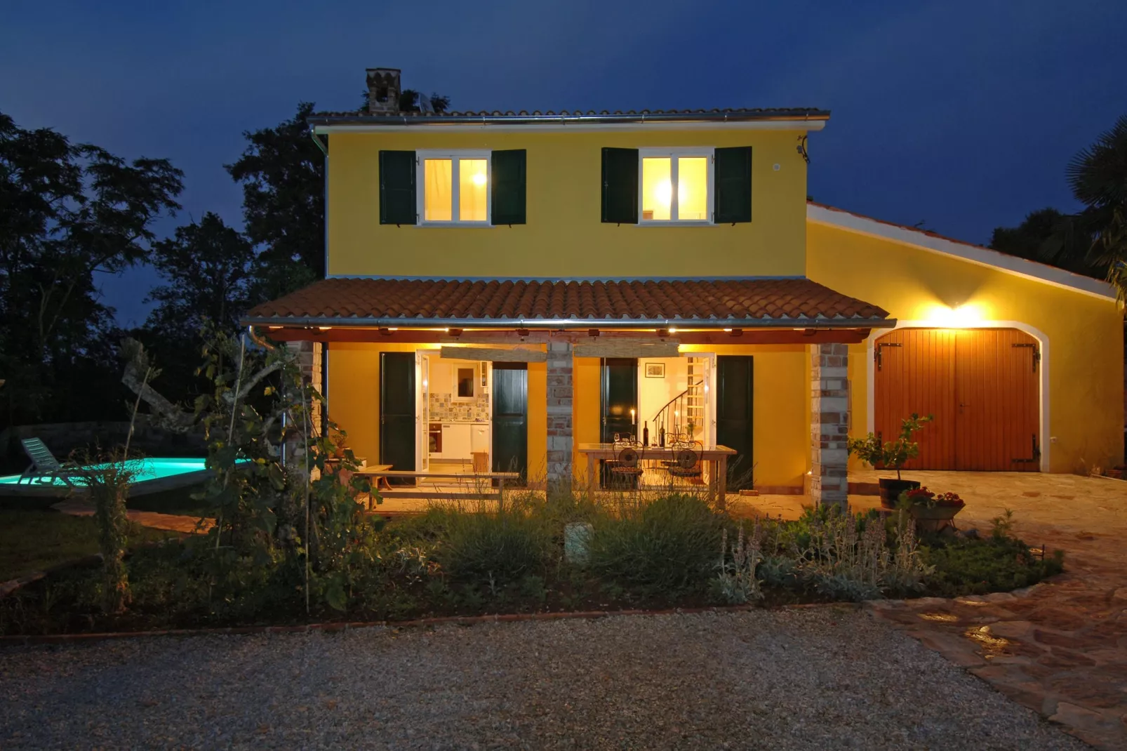 Casa Peronospora-Exterior summer