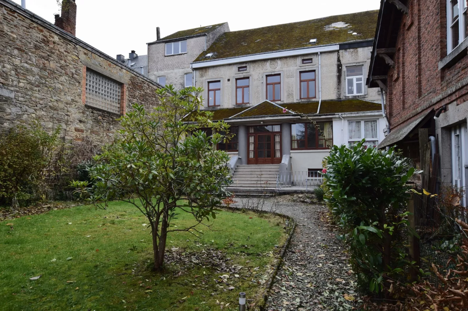 Le Gite de Saint Gilles-Außenbereich Sommer