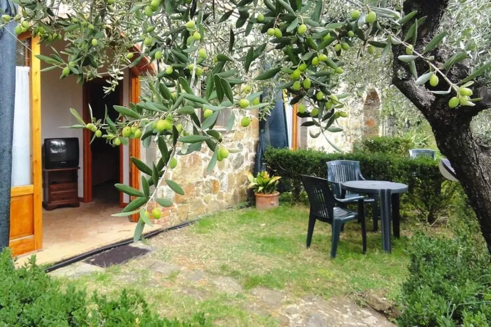 Appartements Villa Morosi Lamporecchio Typ A biloc 2 Pers-Gardens summer