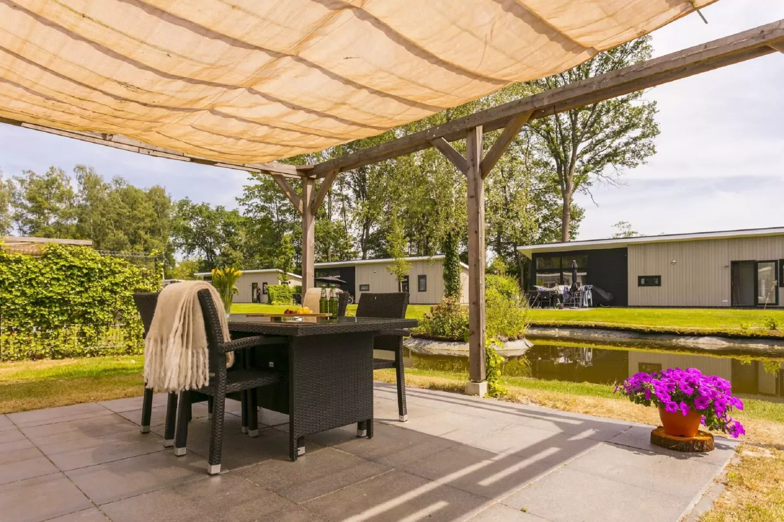 Vakantiepark De Lochemse Berg 2-Terrace balcony