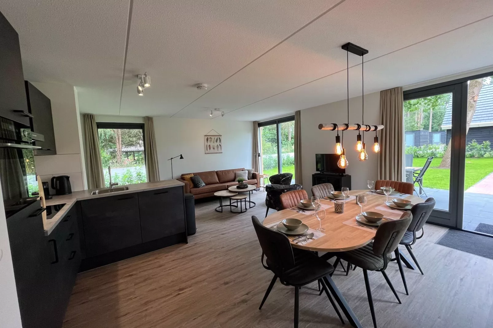 Energievriendelijk 't Brummelhuus H556-Dining room
